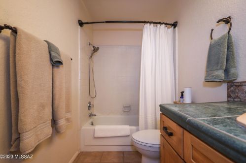 3865 Tanuri Dr, Tucson AZ 85750-1939 exterior