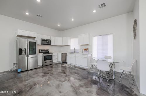 1708 5th St, Phoenix AZ  85004-2846 exterior