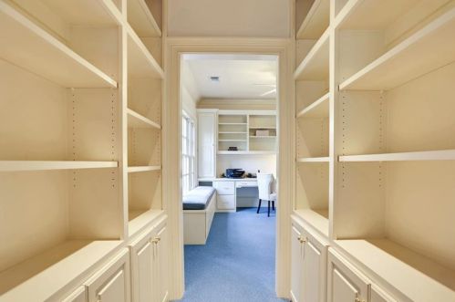 2656 Dobbs Cir, Atlanta GA 30327 exterior