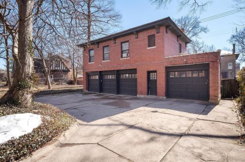 16 Kingsbury Pl, Saint Louis MO 63112-1825 exterior