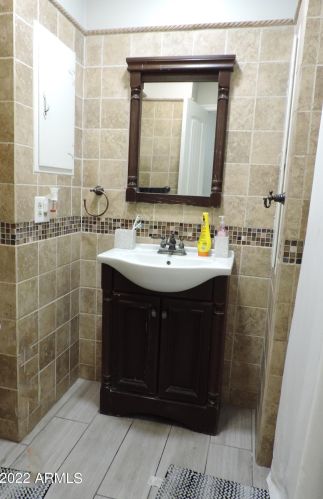 4001 61 St, Phoenix AZ 85033-1712 exterior