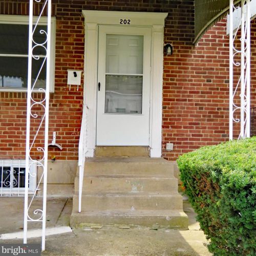 202 Marks Ave, Darby, PA 19023-1712