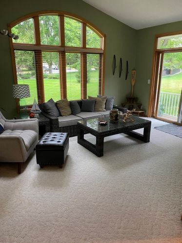 740 Woodridge Dr, Chaska MN  55318-1250 exterior