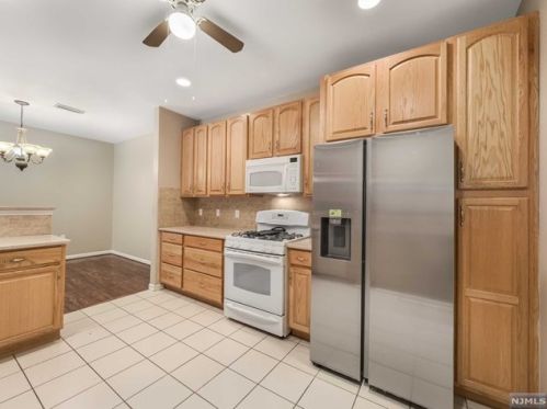 1303 Gatherings Dr, Paterson NJ 07508-1380 exterior