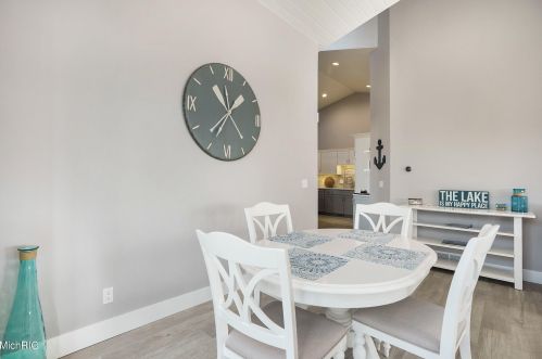 3713 Marina View Pt, Meskegon MI 49441-6406 exterior