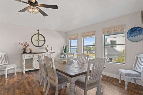 4532 Bayside Dr, Milton FL  32583-8422 exterior