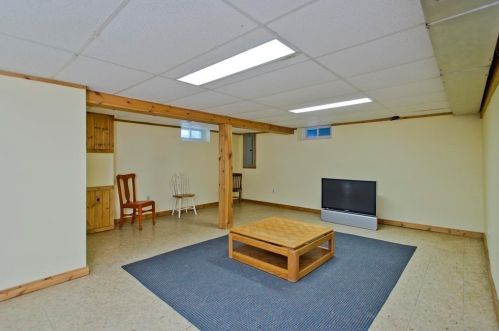 111 Sunnymeade Ave, Chicopee MA 01020-1738 exterior