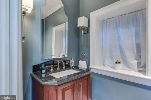 2101 Delancey St, Philadelphia PA 19103-6408 exterior