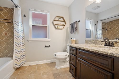 9323 Claremont Ave, Chicago IL 60643-6719 exterior