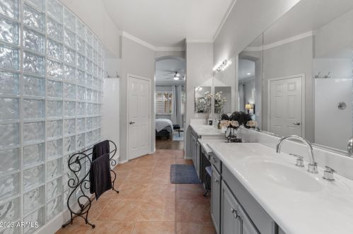 2425 Barbie Ln, Phoenix AZ  85085-5004 exterior