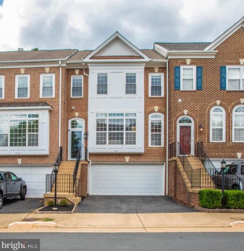 5726 Governors Pond Cir, Alexandria VA  22310-2339 exterior
