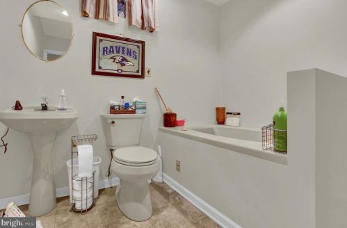 210 Boyer St, Littlestown PA 17340-1504 exterior