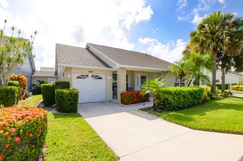 325 Tuscany Ct, Fort Pierce, FL 34986-2155