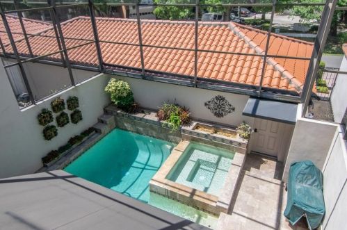 4949 Bayshore Blvd, Tampa FL 33611-3851 exterior