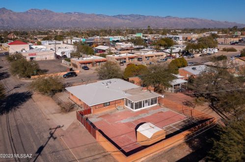 5002 1 St, Tucson AZ 85711-1507 exterior