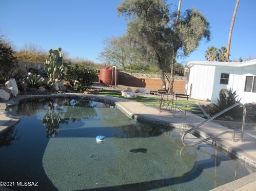 735 Abrego Dr, Green Valley AZ 85614-3637 exterior