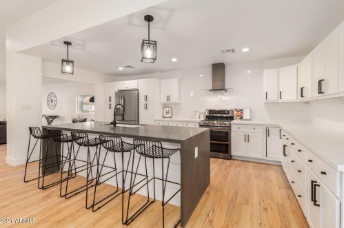 500 Aspen Dr, Chandler AZ  85226-2718 exterior