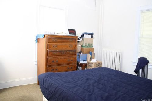 526 Simpson Pl, Peekskill NY 10566-4522 exterior