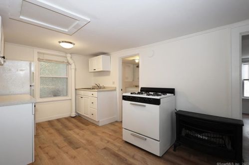 60 Branchville Rd, Ridgefield CT  06877-5013 exterior