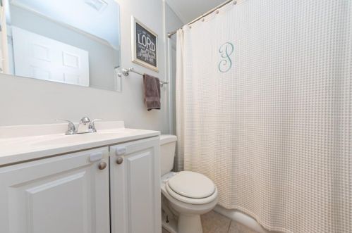 490 Carolwood Ln, Atlanta GA 30342-2714 exterior