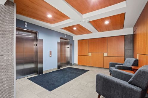 545 Wells St, Milwaukee WI 53202-3806 exterior