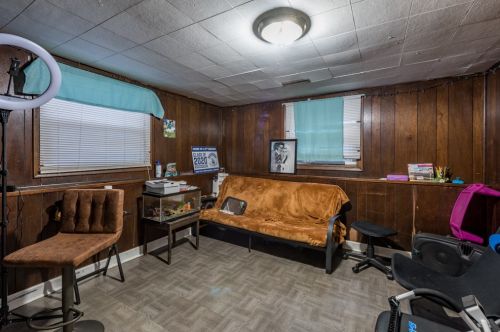 930 Pne St, Waukegan IL 60085-2724 exterior