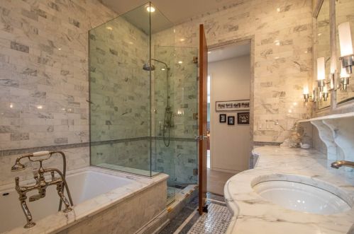 2725 Kenmore Ave, Chicago IL 60614-1305 exterior