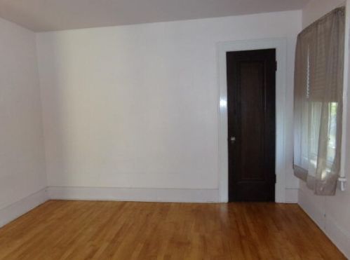 1416 Bank St, Kalamazoo MI 49001-2906 exterior