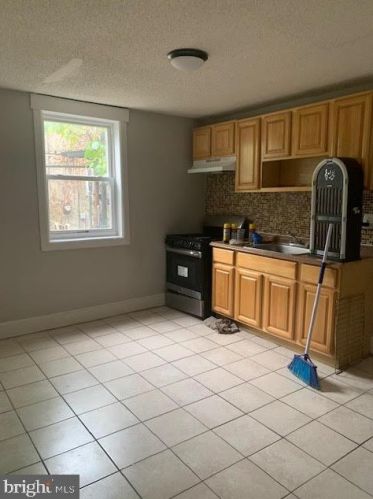 1330 Corlies St, Philadelphia PA  19146-3508 exterior