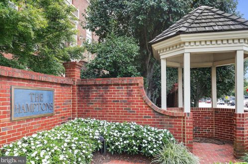 1454 Mclean Mews Ct, Mc Lean VA  22101-3824 exterior