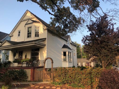 4017 Springfield Ave, Chicago, IL 60618-1916