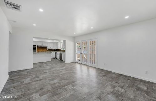 11216 33rd Ave, Phoenix AZ 85029-4105 exterior