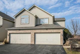 1001 Parkhill Cir, Aurora IL  exterior