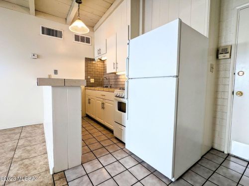 738 Adams St, Tucson AZ  85719-4005 exterior