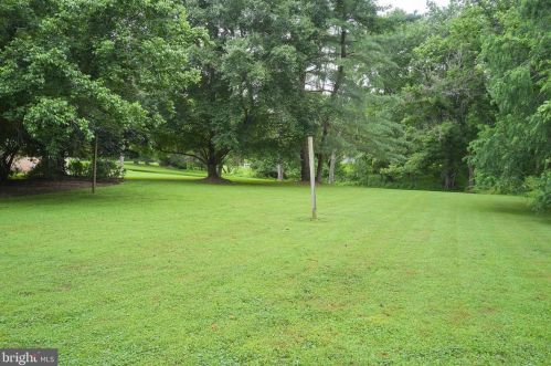 13508 Maidstone Ln, Rockville MD 20854-1030 exterior