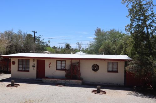 912 Eli Dr, Tucson, AZ 85710-8747
