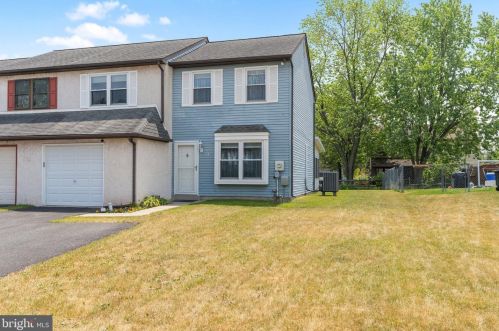 216 Cedar Dr, Quakertown, PA 18951-3521