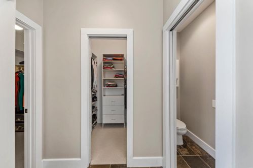 2332 Divot Dr, Saint Louis MO 63131-3240 exterior