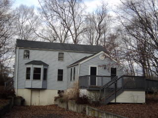 41 Holly St, Milford, CT 06460-5106