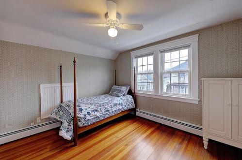 12 Lennon St, Providence RI 02908-1914 exterior