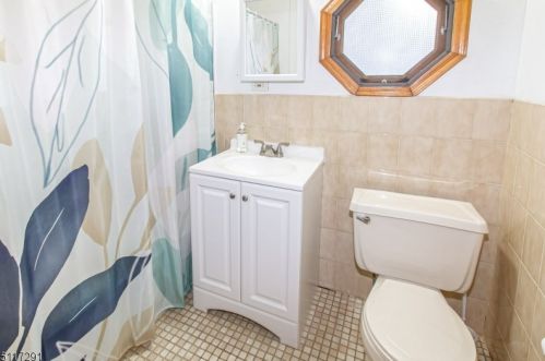 992 Milton Blvd, Rahway NJ 07065-1721 exterior