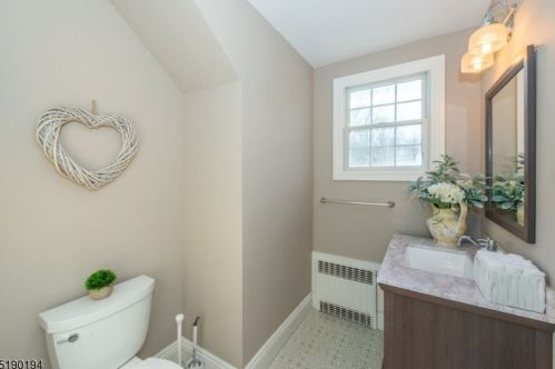 752 Ridge Road Ter, Kinnelon NJ  07405-2132 exterior