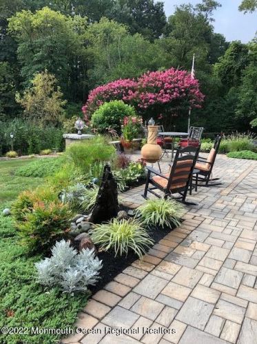 6 Southview Ter, Middletown NJ 07748-2415 exterior