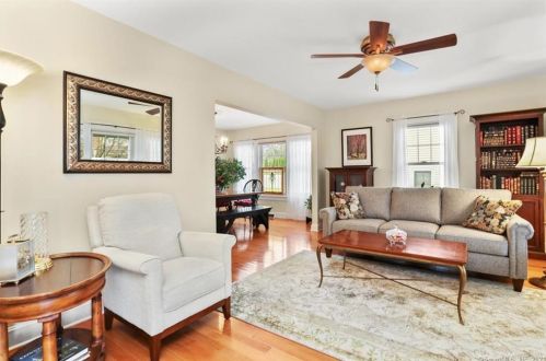 41 Hubbell Pl, Milford CT 06460-5037 exterior