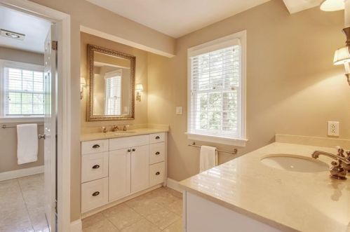 1505 Candlewood Dr, Pittsburgh PA 15241-2907 exterior