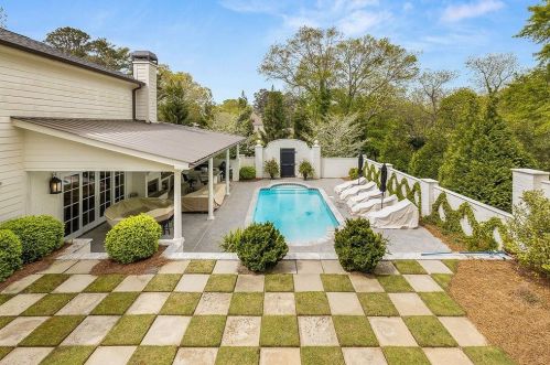 1647 Riverside Dr, Gainesville GA 30501-1837 exterior