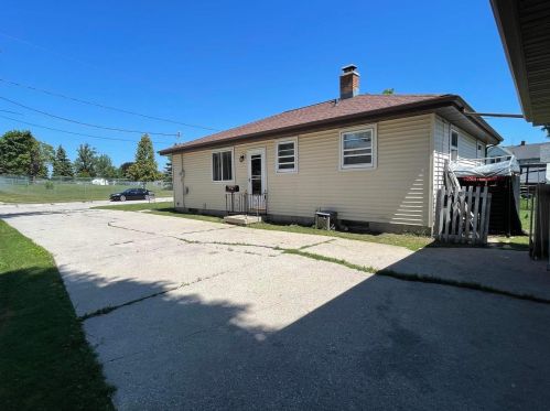 3211 Mero St, Manitowoc, WI 54220-4340