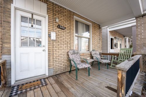 1308 Eleanor St, Pittsburgh PA  15203-2719 exterior