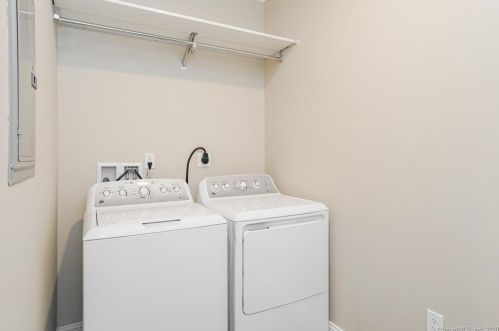 788 Farmington Ave, Farmington CT 06032-2358 exterior