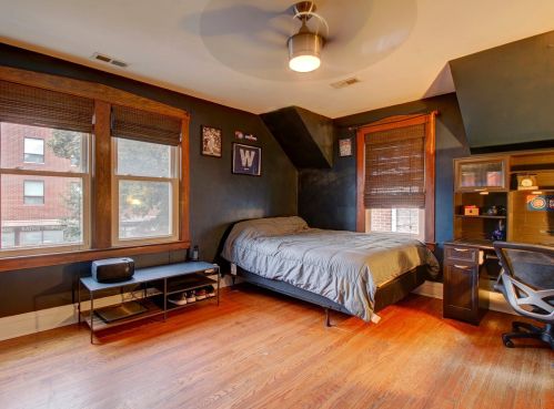 3050 Oakley Ave, Chicago IL 60636-3633 exterior